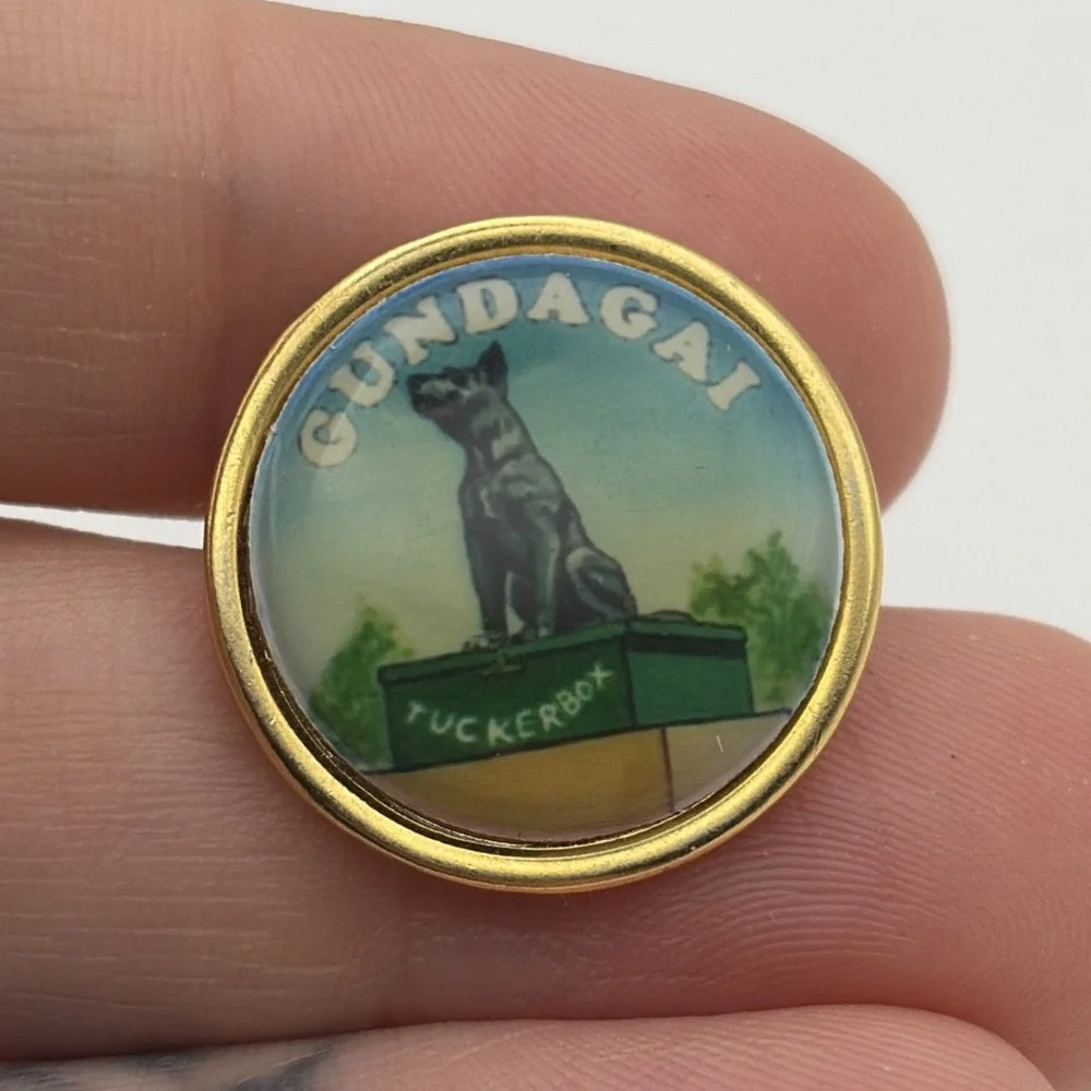 Gundagai The Dog On The Tuckerbox Statue Australia Lapel Hat Pin